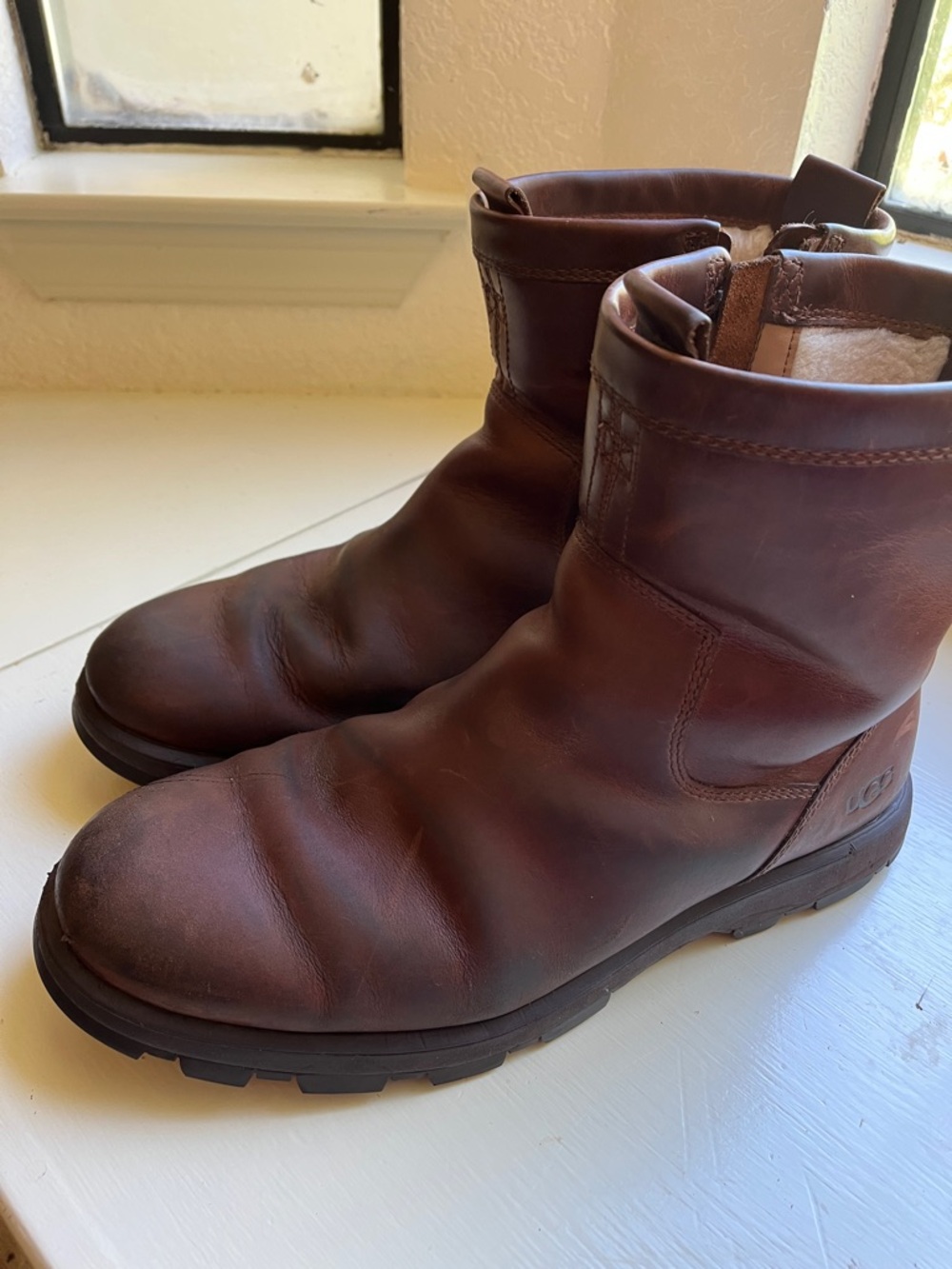 UGG Men’s Brown Leather Zip Ankle Boots - Picture 5 of 11